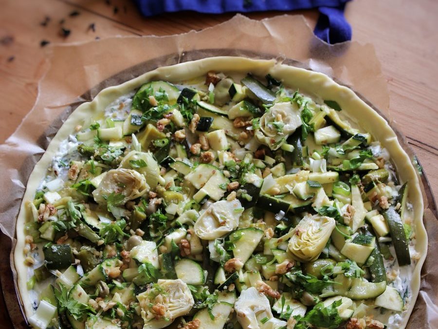 Tarte printanière à l’Aromer et aux légumes